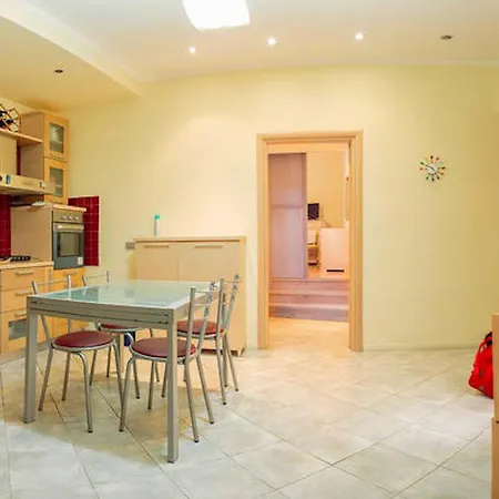 4bros Apartment/10 * Roma