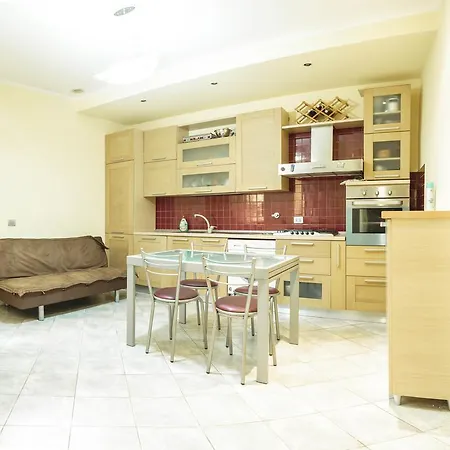 4bros Apartment/10 *